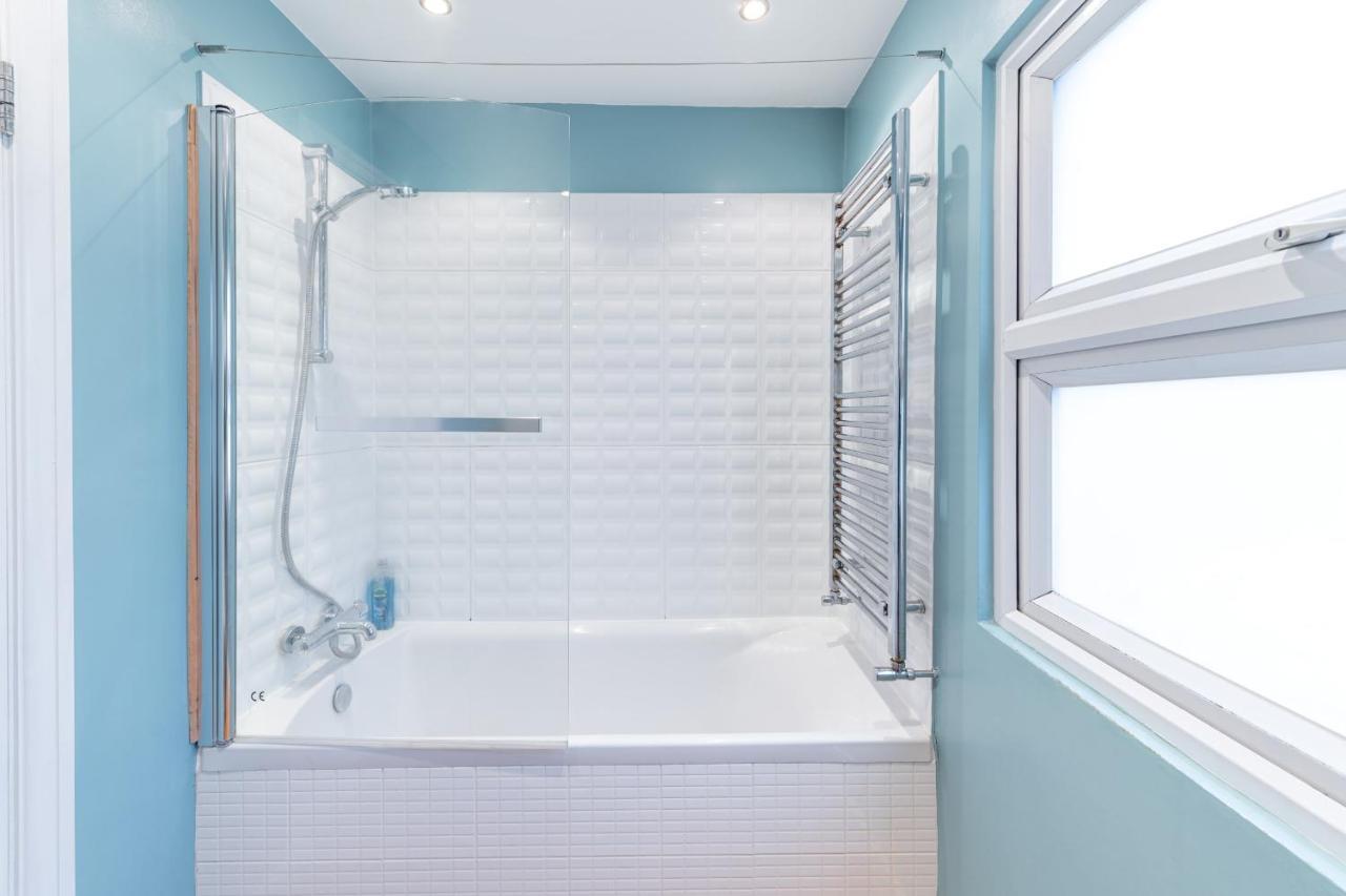 Apartamento Stylish Shepherds Bush Flat Londres Exterior foto